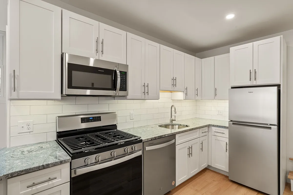 Building Photo - 12 N Bennet St #1