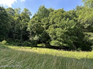 132 Crescent Lake Rd, Henryville, PA 18355