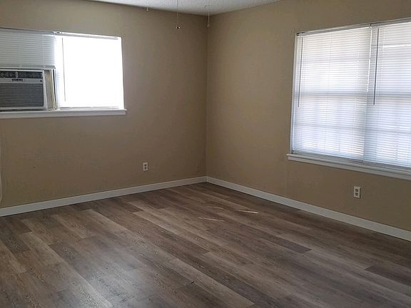 4th image of 815 Houston St