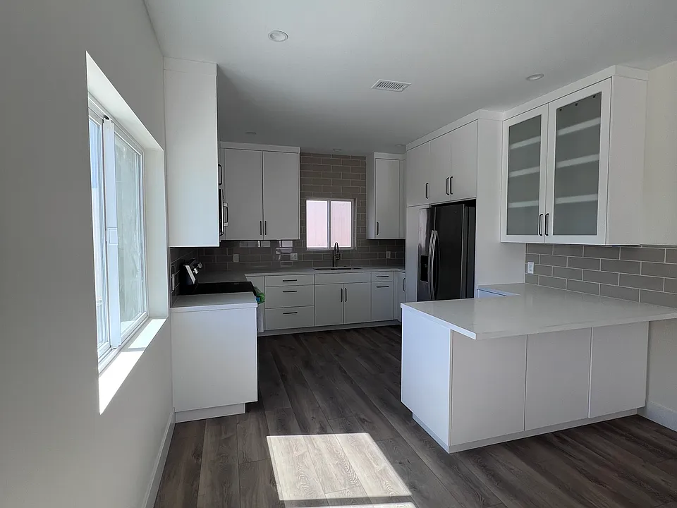 639B Civic Center Dr