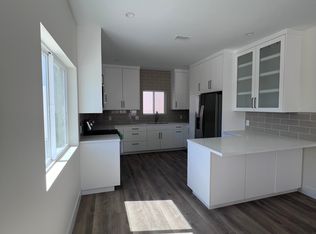 639B Civic Center Dr, Vista, CA 92084