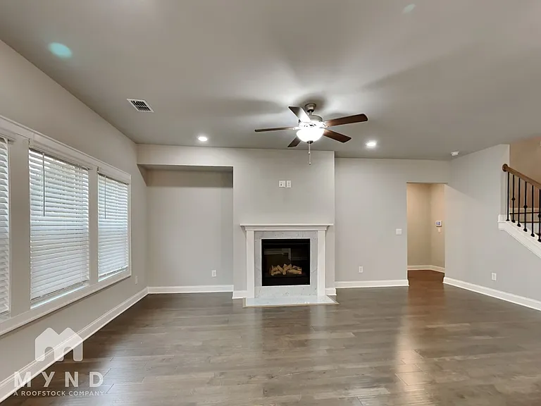 354 McDaniel Pl — Photo 3