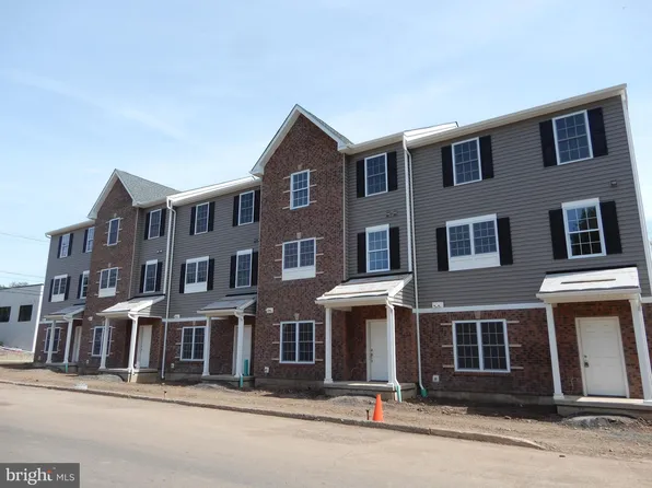 407 W Spruce St, Perkasie, PA 18944