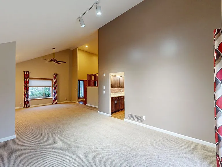 5790 Rushwood Dr — Photo 9