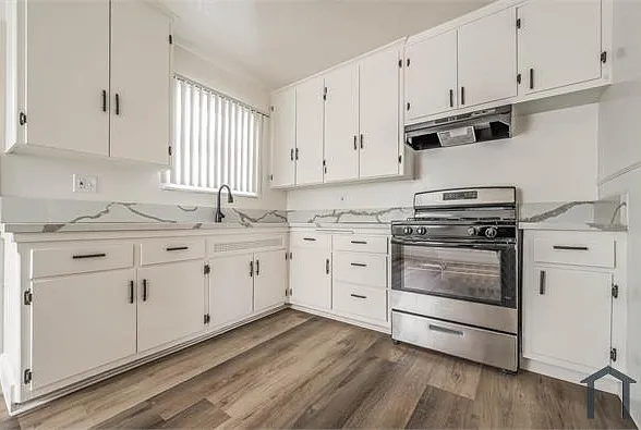 4067 Sutro Ave — Photo 5