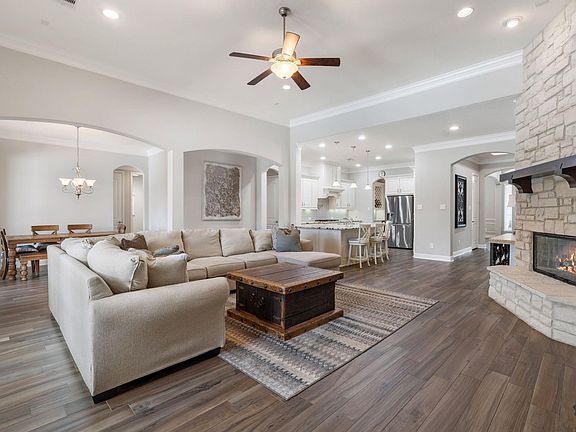 4th image of 7123 Julie Pond Ln