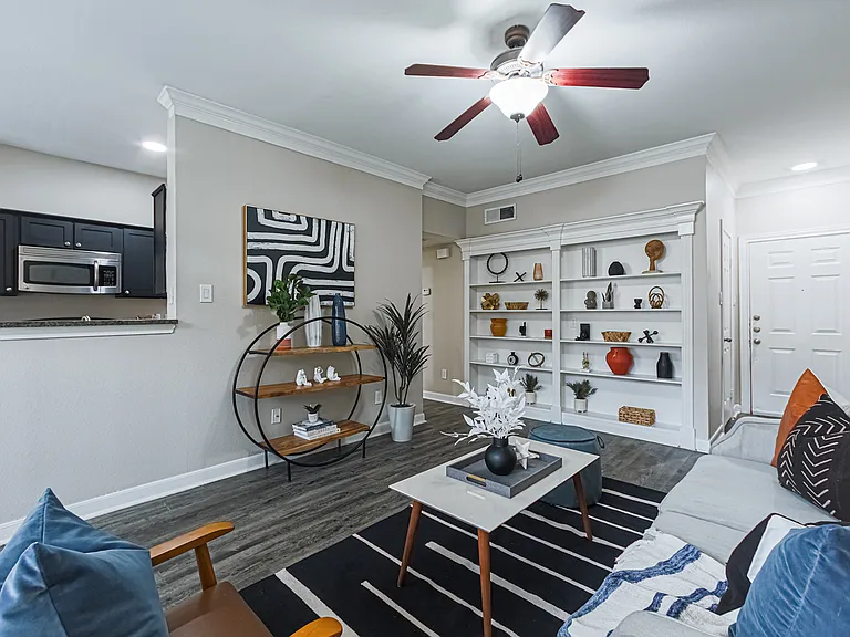 The Village at Bellaire Apartments — Photo 46