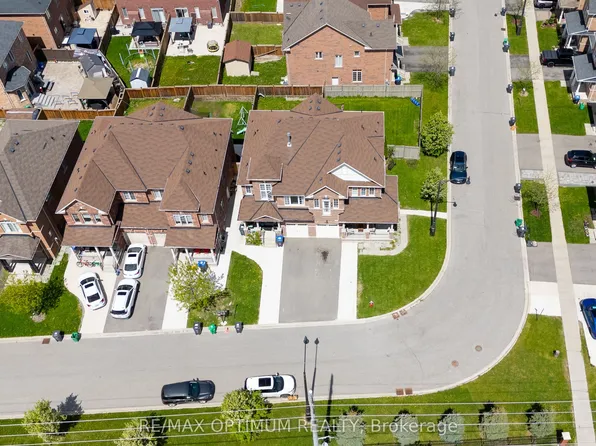39 Divinity Cir, Brampton, ON L7A 3Y3