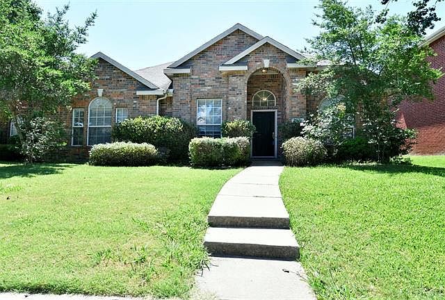 1st image of 631 Forest Hill Dr
