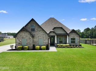 9872 Daisy Vestry Rd, Biloxi, MS 39532