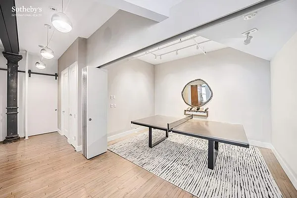 Sold by Sotheby's International Realty | media 8