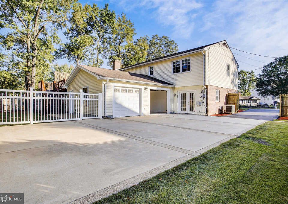 1st image of 6036 Clames Dr
