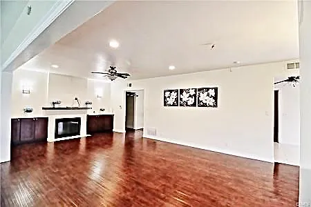 1704 E Vine Ave — Photo 12