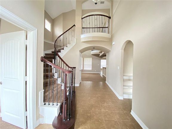 2nd image of 5825 Mantalcino Dr