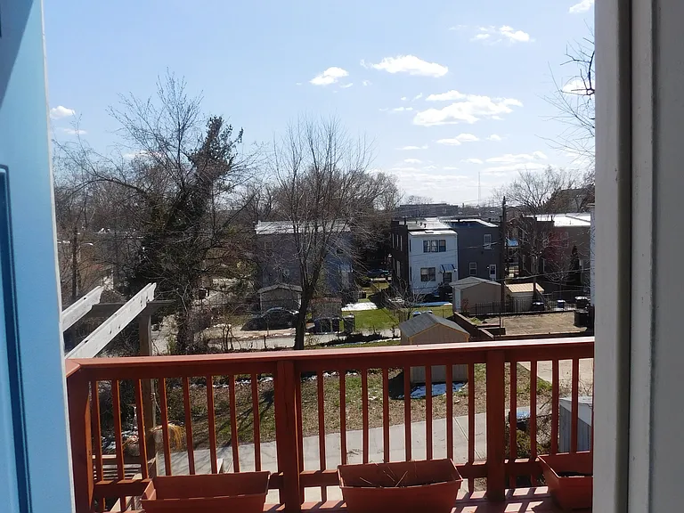 905 Kearny St NE — Photo 28