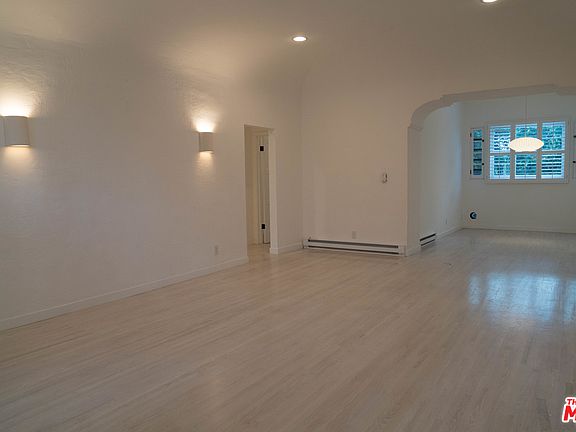 4th image of 1216 N La Cienega Blvd #C1