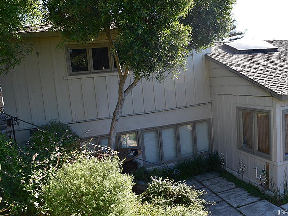 2nd image of 10 Marchant Ct