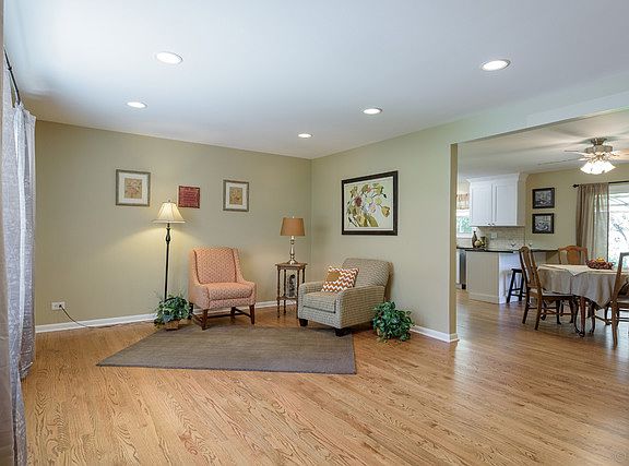 4th image of 6653 Blackstone Dr