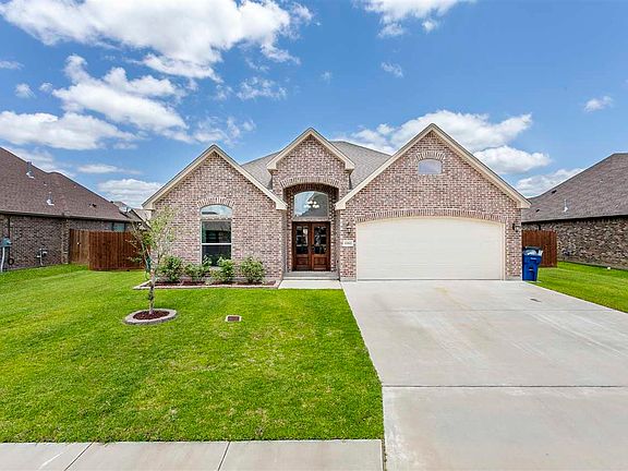 3rd image of 6560 Columbus Cir