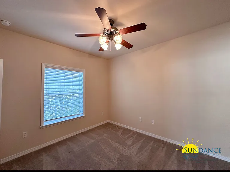 1494 Bentley Cir — Photo 18