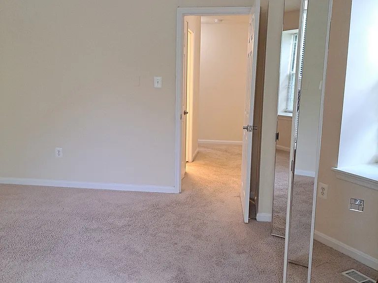 10118 Avenel Gardens Ln — Photo 13