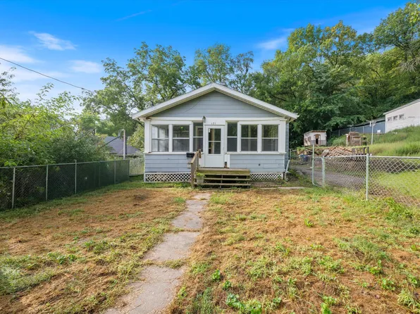 121 Fleming Ave, Council Bluffs, IA 51503