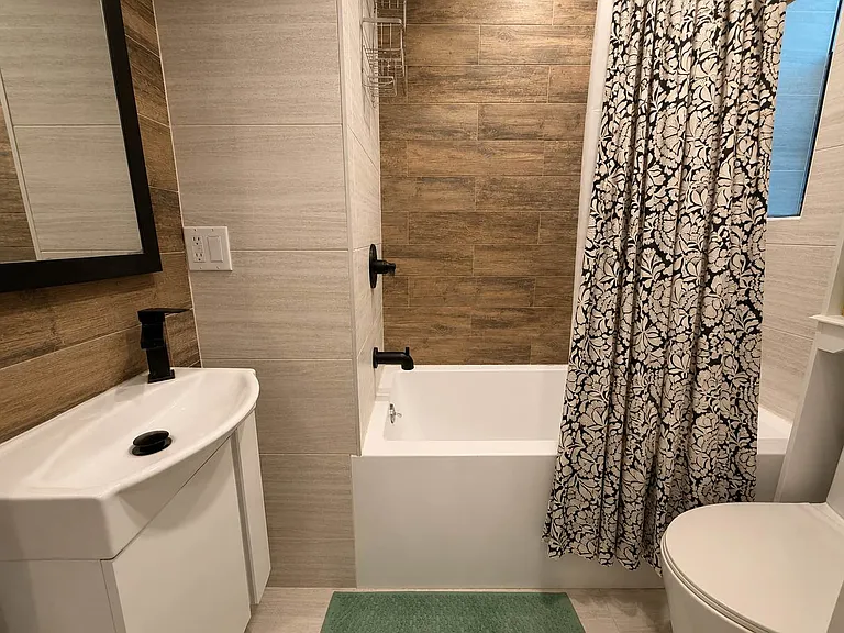 565 Saint Johns Pl #3R — Photo 8