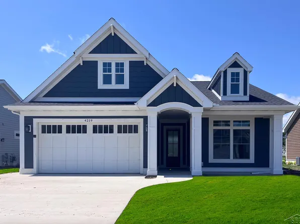4219 Village Green Dr, Freeland, MI 48623