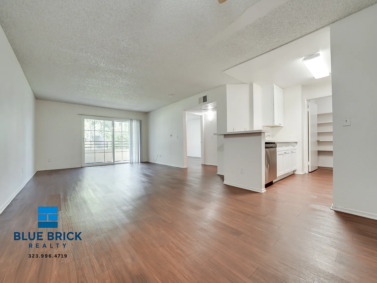 Modern 1-Bedroom Retreat Near Los Feliz, Silver Lake & Griffith Park — Photo 1