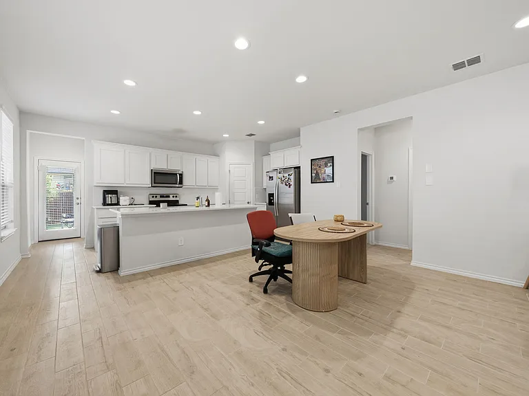 3211 Bedstraw Ln — Photo 3