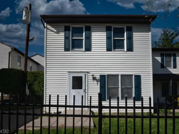 77 16th Ave #101, Newark, NJ 07103