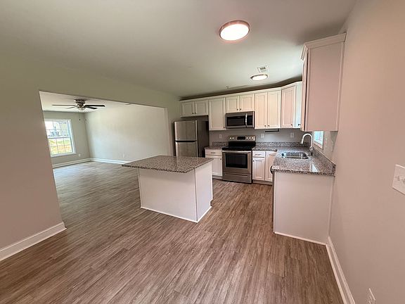 5th image of 1207 Davis St #1