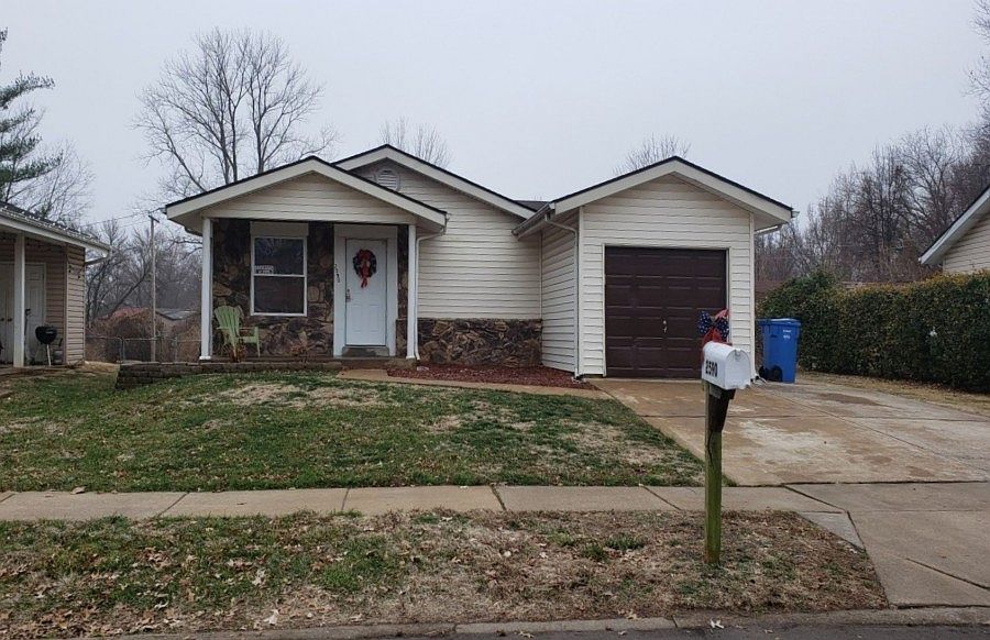 1st image of 2590 Lindsay Ln