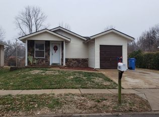 2590 Lindsay Ln, Florissant, MO