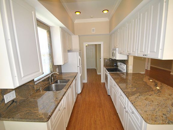 5th image of 4779 Temple Dr