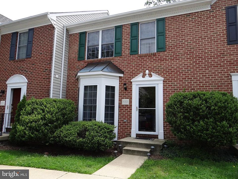 1st image of 633 Bellerive Ct