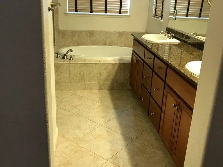 716 S Vecindad St #TWO FLOOR — Photo 5