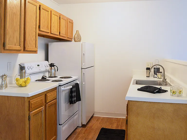 Manor House Apartments — Photo 21