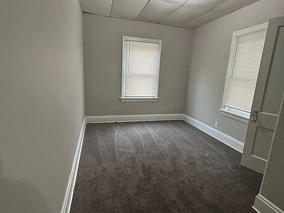 3rd image of 3371 Beechwood Ave #1