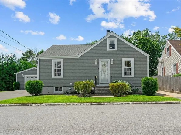 45 Dewey Ave, Pawtucket, RI 02861