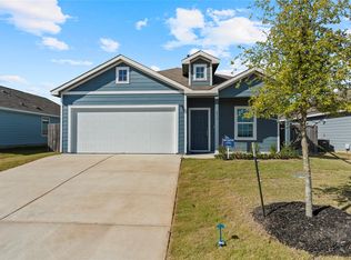 633 Halfmoon Dr, Lockhart, TX 78644