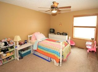 832 Deer Field Rd, Watertown, MN 55388