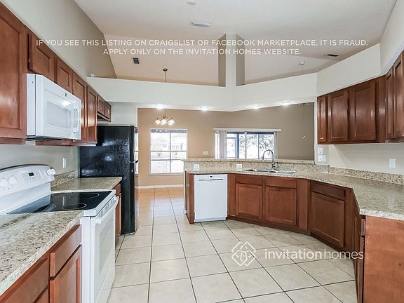 5th image of 4819 Balsam Dr