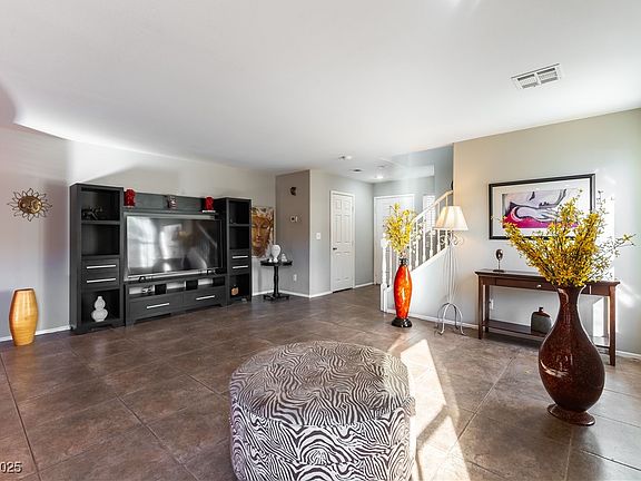 5th image of 87 Japonica Ave