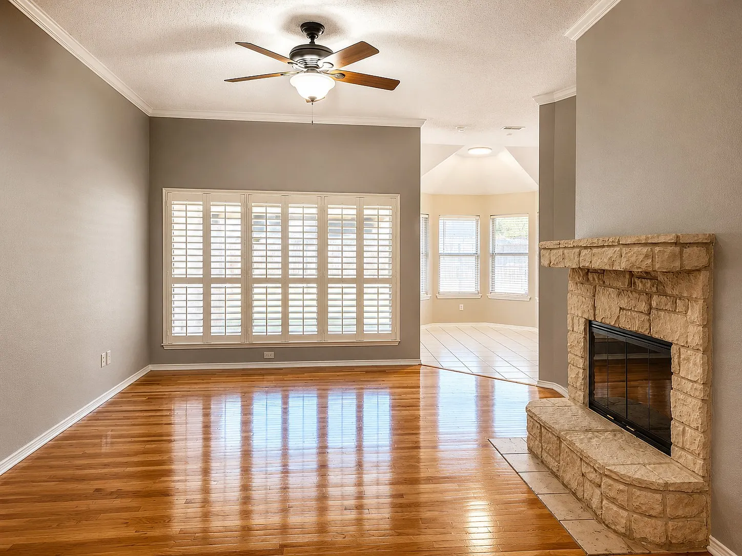 3 bed, 1283 sqft, $1,950 — Photo 4