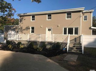 9 Roda Dr, Mastic, NY 11950