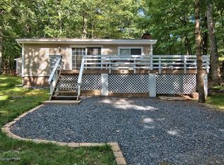122 Gold Finch Rd, Bushkill, PA 18324