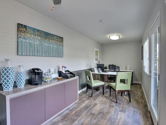 5th image of 1660 Gordon St #300
