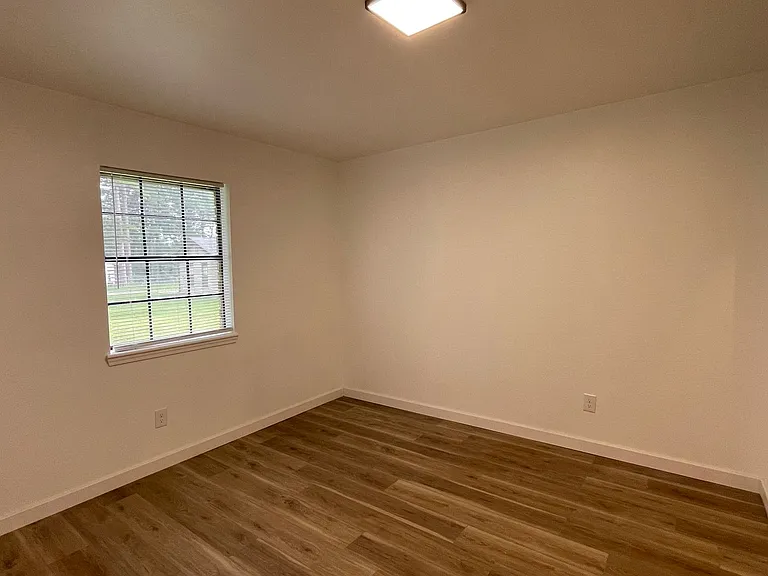 6684 Garvin Dr — Photo 10