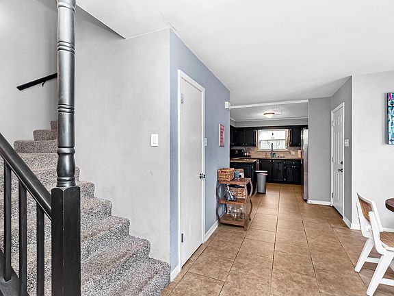 4th image of 9221 Fox Run Ave